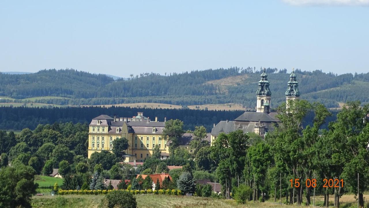 Na Szlaku Appartement Krzeszow  Buitenkant foto