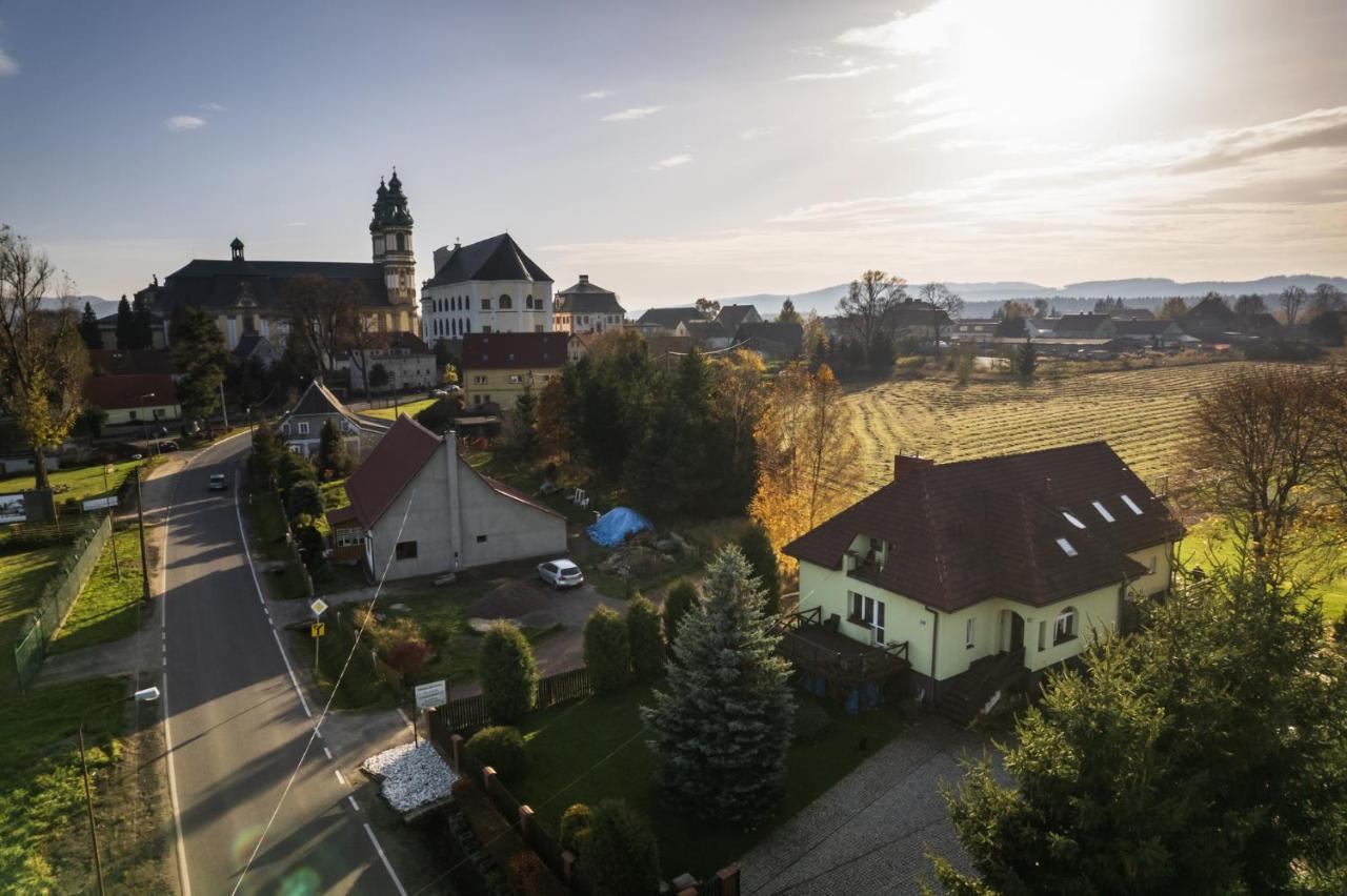 Na Szlaku Appartement Krzeszow  Buitenkant foto