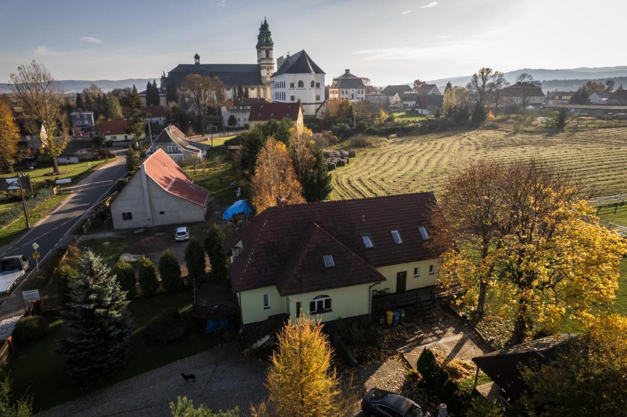Na Szlaku Appartement Krzeszow  Buitenkant foto